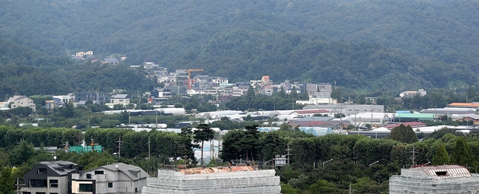 서울시와 경기 과천시 사이에 위치한 그린벨트의 모습. 뉴시스