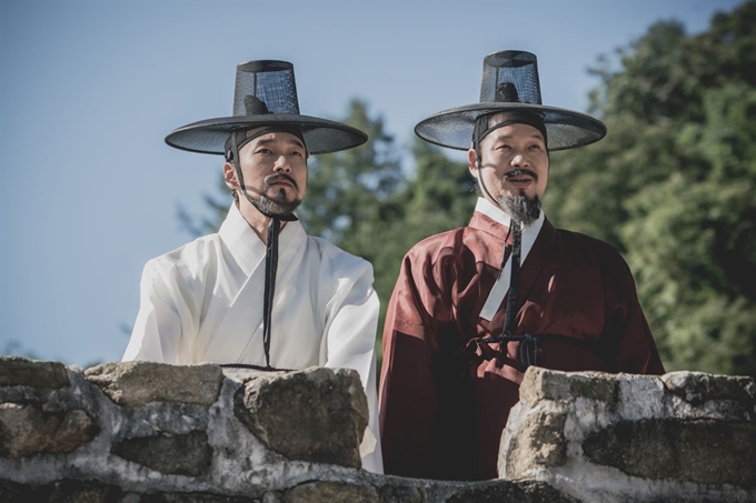 추석 영화 '명당'의 한 장면. 메가박스중앙(주)플러스엠 제공