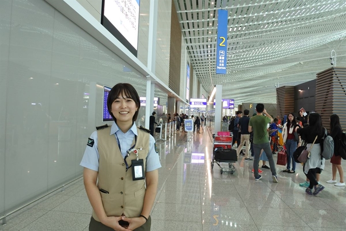 김은경 조은시스템 차장은 “명절 기간 공항 검색대 대기 시간을 줄이려면, 각 공항 홈페이지에 실린 기내반입 제한, 항공기 탑재 불가능 품목을 확인하고 수하물을 정리해달라”고 당부했다. 이윤주 기자