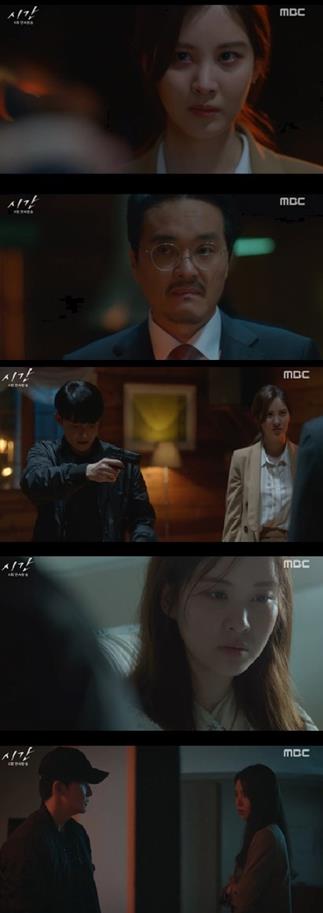 ‘시간’ 서현이 김준한에게 총을 맞았다.MBC 방송 캡처