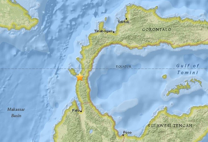 미국 지질조사국(USGS)이 28일 규모 7.5의 강진 발생 지점(별표)으로 표시한 인도네시아 술라웨시섬 북부 지역. EPA 연합뉴스