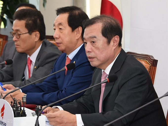 김병준 자유한국당 비대위원장이 1일 국회에서 열린 남북군사합의검증특별위원회 회의에서 발언하고 있다. 오대근 기자