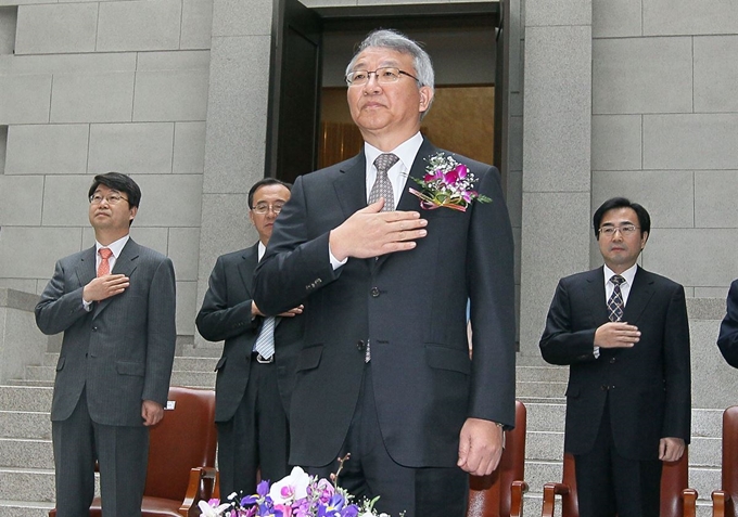 재판거래 의혹의 중심에 서 있는 양승태 전 대법원장. 한국일보 자료사진