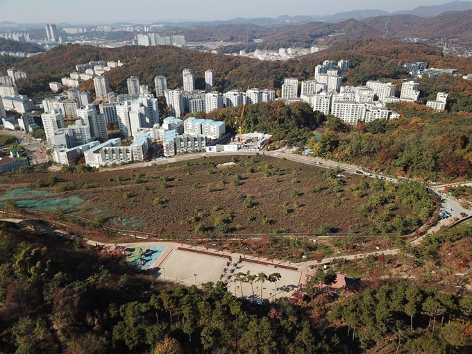 문화체육관광부가 8일 국립한국문학관 건립부지로 선정한 서울 은평구 기자촌 근린공원 일대. 연합뉴스