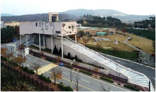 경기 안성시에서 16일 개관한 청록파 시인 박두진 문학관. 안성시 제공