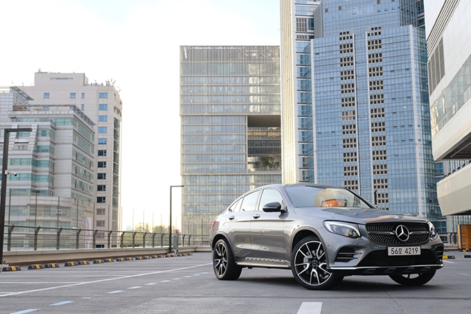 367마력을 내는 메르세데스-AMG GLC 43 4Matic 쿠페의 연비를 체크하기로 했다.