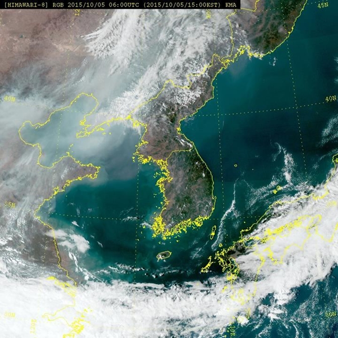 천리안 2A호의 한반도 상공 영상. 고해상도 칼라로 구름과 연무 등이 더 뚜렷이 구분된다. 기상청 제공