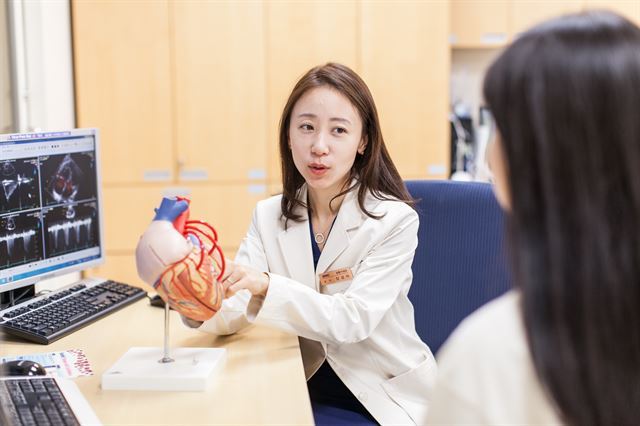 장성아 삼성서울병원 순환기내과 교수는 “불치병으로 여겼던 폐동맥고혈압의 치료제가 개발됐기에 반드시 전문센터에서 적극적으로 치료하는 것이 좋다”고 했다. 삼성서울병원 제공