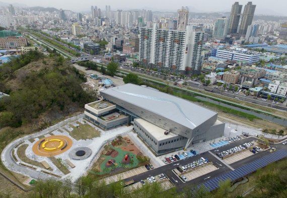 울산도서관 전경. 울산시 제공