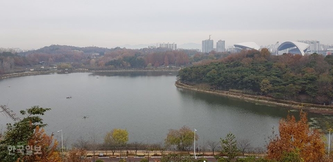 [저작권 한국일보] 광주시 민간공원 특례사업 2단계 예정 대상지인 서구 중앙공원 전경.