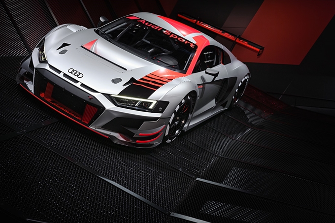 아우디 스포트가 R8 LMS GT3의 최신 모델을 공개했다.