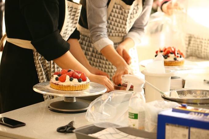 홈 디저트 수요가 늘어나면서 집에서 직접 케이크를 만드는 사람들도 증가했다. 아뜰리에낭만앵 제공