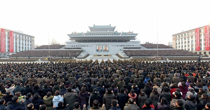 지난 4일 평양 김일성광장에서 김정은 국무위원장의 신년사 관철을 다짐하는 평양시 군중대회를 개최했다고 노동신문이 5일 보도했다. 연합뉴스