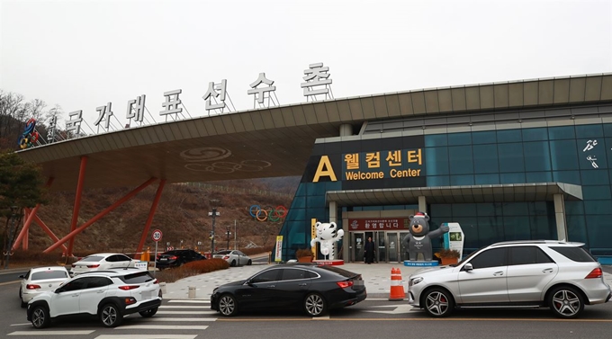 국가대표의 요람 진천 국가대표 선수촌. 이곳에서도 지도자들에 의한 성폭력이 저질러진 것으로 드러나 더 큰 충격을 준다. 현재 취재진 등 외부인 출입이 엄격하게 통제되고 있는 진천선수촌. 진천=연합뉴스