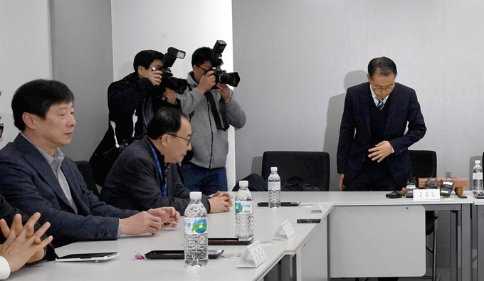 14일 서울 송파구 올림픽공원 내 대한빙상경기연맹 사무실에서 열린 빙상연맹 관리위원회 회의에서 김영규 관리위원장이 참석하고 있다. 서재훈 기자