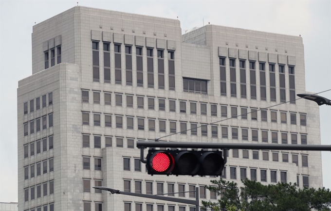 서울 서초동 대법원 청사. 한국일보 자료사진