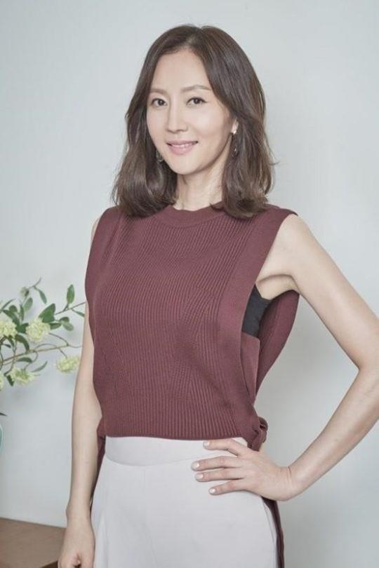 염정아. 아티스트컴퍼니 제공