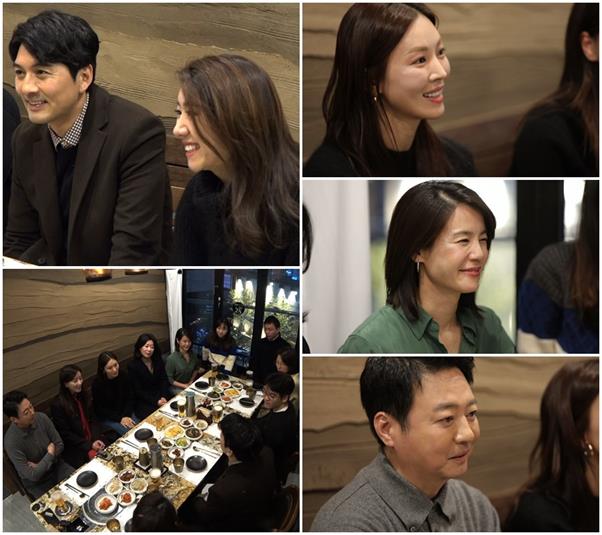 ‘연애의 맛’ 이필모-서수연이 청첩장을 돌렸다. TV CHOSUN 제공