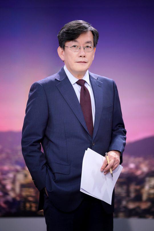 손석희 이사가 ‘뉴스룸’ 오프닝에서 폭행 의혹에 대한 입장을 밝혔다.JTBC 제공