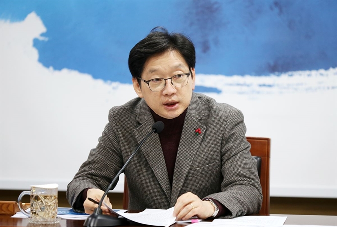 김경수 경남지사는 22일 열린‘2020년도 국비확보 추진전략 보고회’에서 “도민 피부에 와 닿는 경제회복 성과를 내기 위해서는 국비확보가 절대적으로 필요하다”며 “도정 역점사업이 국자정책에 반영돼 추진될 수 있도록 현장의 목소리가 반영된 사업을 발굴해 국비 확보에 최선을 다해 달라고 당부”했다. 경남도 제공