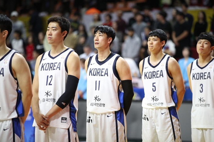 남자농구 국가대표팀이 지난해 12월 2일 국제농구연맹(FIBA) 월드컵 지역예선 요르단과의 경기에 출전한 모습. 대한농구협회 제공