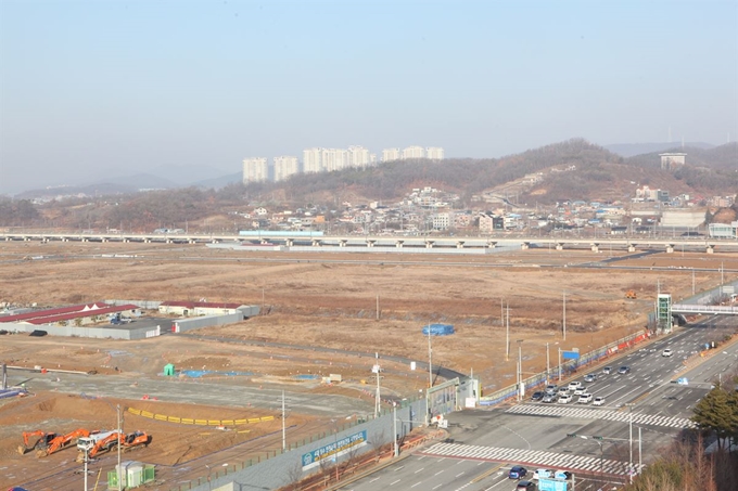 아산시 탕정면 ‘탕정지구 지웰시티 푸르지오’ 주상복합아파트 신축부지.