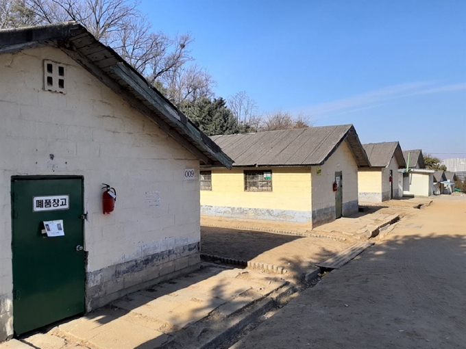 경기 고양시가 항일유적지 발굴 조사에 나섰다. 사진은 일제 강점기 일본군 군사기지(육군창고)가 있던 곳으로 추정되는 화전동 망월산 북쪽 육군 30사단 사령부 내 탄약고 일대. 고양시 제공