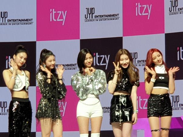 ITZY. 한국일보 자료사진