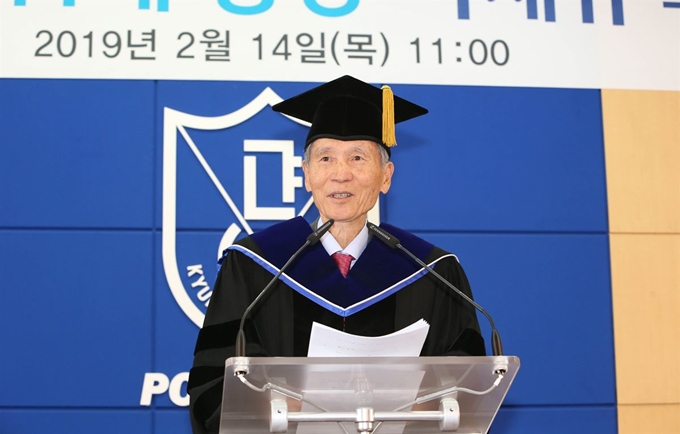 14일 취임한 박재규 경남대 총장은 취임사에서 "창학의 심정으로 대학을 새롭게 디자인해 동남권 혁신특성화교육 요람으로 발전시켜 나가겠다"고 포부를 다졌다. 경남대 제공