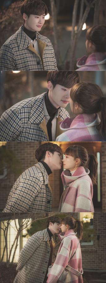 ‘로맨스는 별책부록’ 이나영-이종석의 스틸컷이 공개됐다. tvN 제공