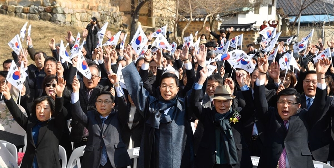 경상북도교육청이 26일 3.1운동 100주년을 맞아 임청각에서 독립운동 정신계승을 위한 기념식을 열고 임청각에서 하얼빈까지 대장정 추진을 선언했다. 경북도교육청 제공.