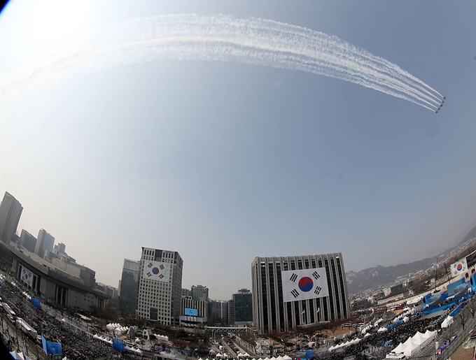 문재인 대통령 내외, 제100주년 3.1절 기념식 참석1일 오전 서울 광화문에서 문재인 대통령 내외가 참석한 가운데 열린 제100주년 3.1절 기념식이 열리고 있다 류효진 기자