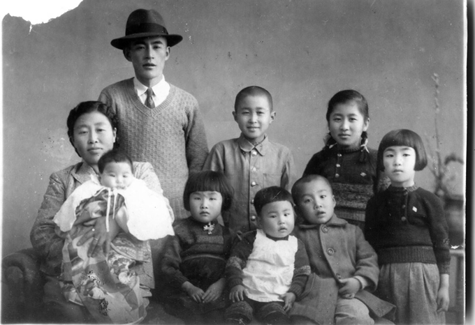 미리내 회원인 재일조선인 정미유기씨 가족이 1946년 찍은 사진. 사계절 제공