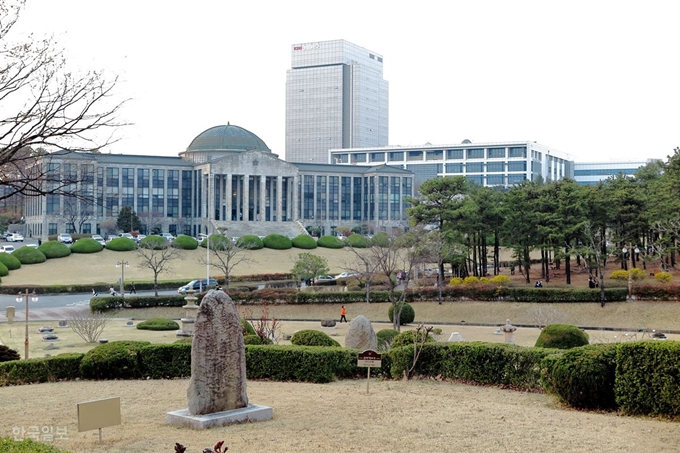 경북대 본관 전경. 한국일보 자료사진.