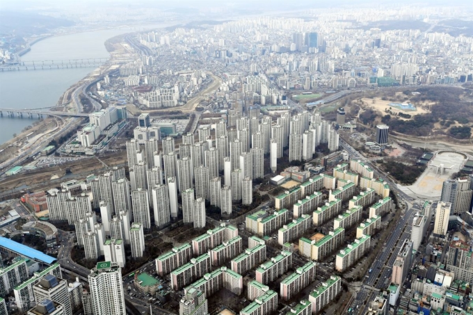 서울 송파구 아파트 단지 전경. 한국일보 자료사진