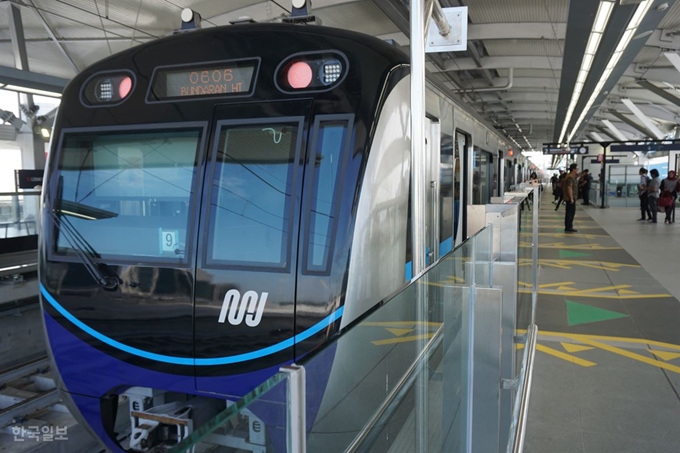 [저작권 한국일보]남쪽 종점에 도착한 MRT 열차. 자카르타=고찬유 특파원