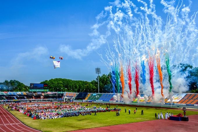 지난해 안동시민체육대축전 입장식 모습. 안동시 제공.