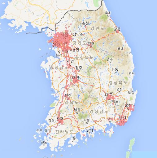 KT가 홈페이지에 공개한 5G 커버리지. 기지국이 서울과 수도권 지역에 쏠려 있어 전국 권역별 커버리지 차이가 확연히 나타난다. KT 홈페이지 캡처