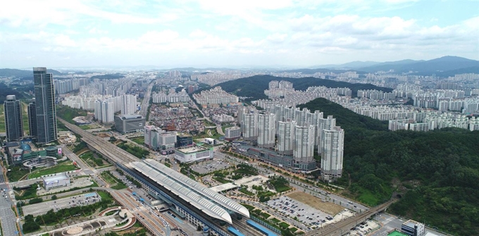 KTX천안아산역 상공에서 본 천안시 전경. 천안시 제공