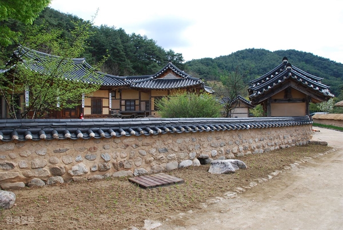 경북 영주시 선비촌 내 두암고택. TV드라마 해치에서 연령군 자택 배경이다. 이용호기자