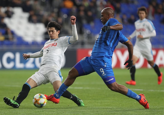 울산 주니오가 10일 오후 울산 문수축구경기장에서 열린 2019 AFC 챔피언스리그 H조 조별예선 3차전에서 가와사키 프론탈레를 상대로 슛하고 있다. 울산=연합뉴스