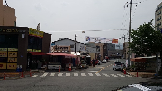 울산 남창역 일대 구시가지. 동해남부선 남창역은 현 역사 근처에 신축되고 있다. 김창배 기자