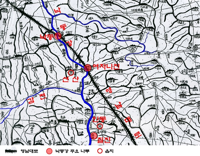 조선시대 선산읍을 지나는 영남대로의 모습과 이 지역에 자리를 잡고 있었던 낙동강 나루의 위치를 표시한 옛 지도.