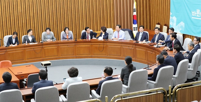 8일 국회에서 바른미래당 의원총회가 열리고 있다. 연합뉴스