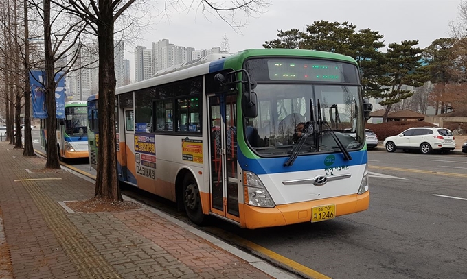 [한국일보 자료사진]시내버스.