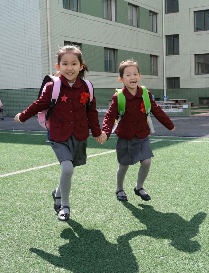 지난 4월 1일 평양 중구역 창전소학교에서 개학식이 열렸다. 조선신보=연합뉴스