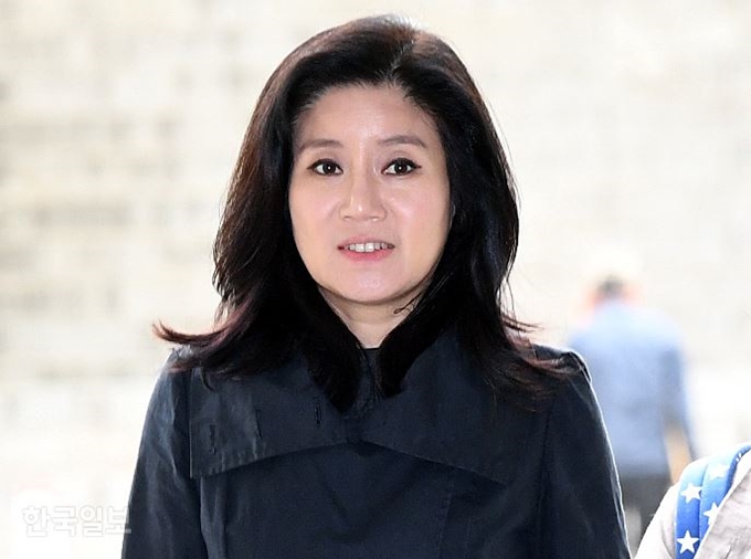 구조동물 안락사 혐의 등을 받고 있는 박소연 케어 대표가 지난달 29일 구속 전 피의자심문을 위해 서울중앙지법에 들어서고 있다. 고영권 기자