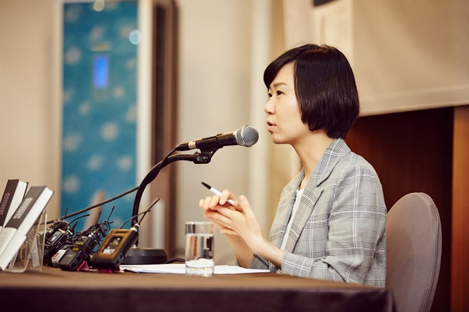 조남주 작가는 ‘사하맨션’을 통해 비주류라 불리는 사람들이 함께 살아가는 모습을 그리고 싶었다고 말했다. 민음사 제공