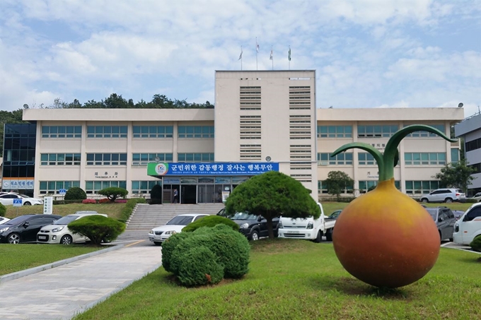 [한국일보 자료사진]무안군청사