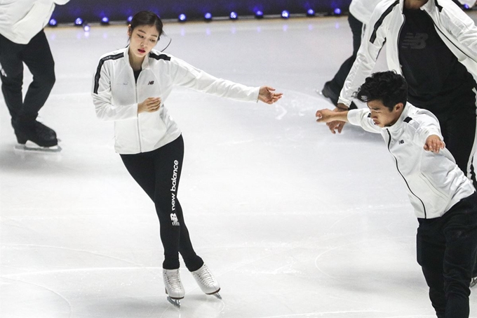 김연아가 4일 서울 송파구 올림픽공원 체조경기장 내 특설 아이스링크에서 열린 서울 올댓스케이트 2019 리허설 공개 행사에서 오프닝 무대 리허설을 하고 있다. 뉴스1